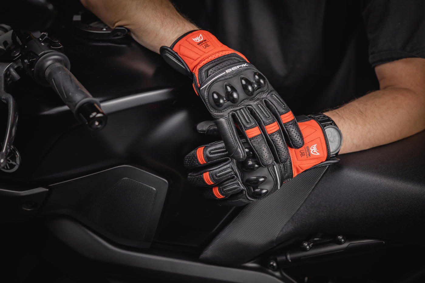 Berik TX-2 Motorcycle Gloves#color_red-black