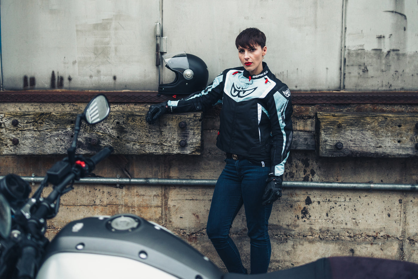 Berik Bad Eye Waterproof Ladies Motorcycle Textile Jacket#color_black-light-blue
